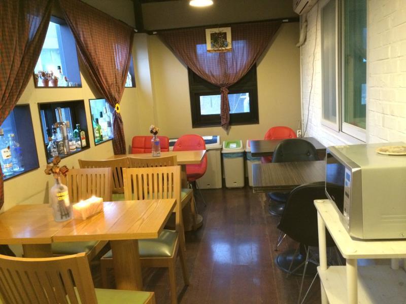 Comeinn Guesthouse Hongdae - Female Only Сеул Экстерьер фото