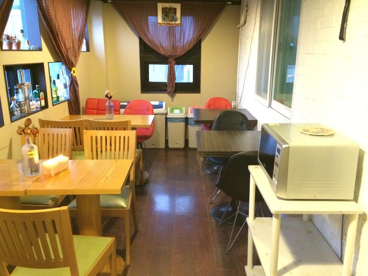 Comeinn Guesthouse Hongdae - Female Only Сеул Экстерьер фото