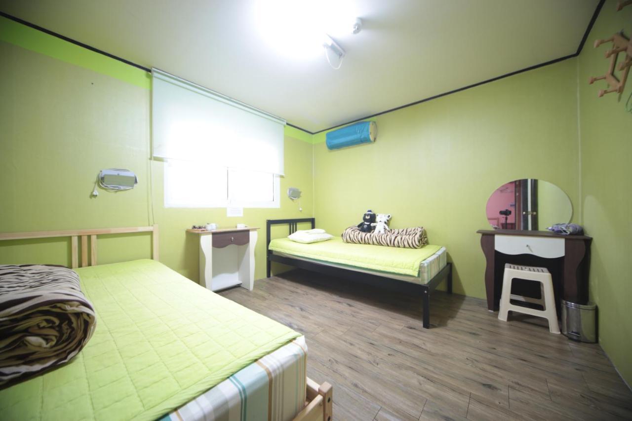 Comeinn Guesthouse Hongdae - Female Only Сеул Экстерьер фото