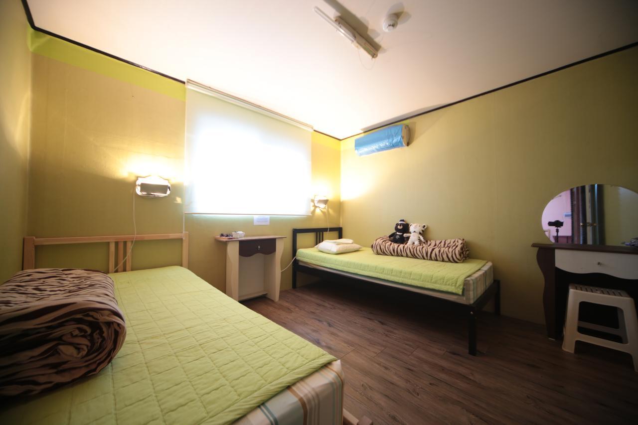 Comeinn Guesthouse Hongdae - Female Only Сеул Экстерьер фото